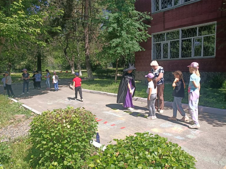 Волшебная магия книжных страниц/Books are magic