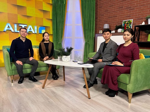 Библиотекарь Эрнат Файзуллаев стал гостем программы «Утро Алтая» на телеканале Алтай