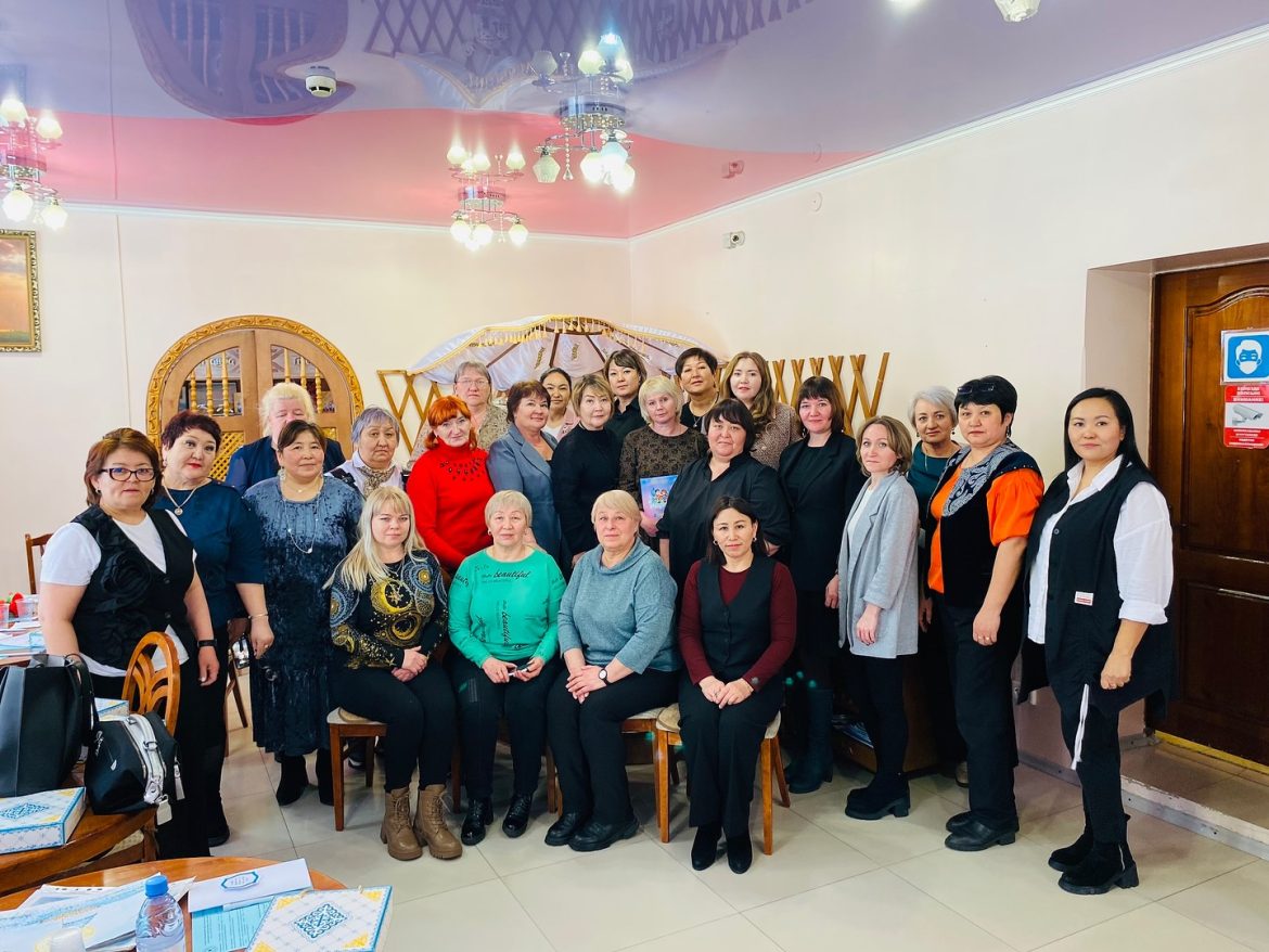 8 Наурыз – Халықаралық әйелдер мерекесі қарсаңында Облыстық білім беру басқармасы Кәсіподақ комитетінің кездесуі болды