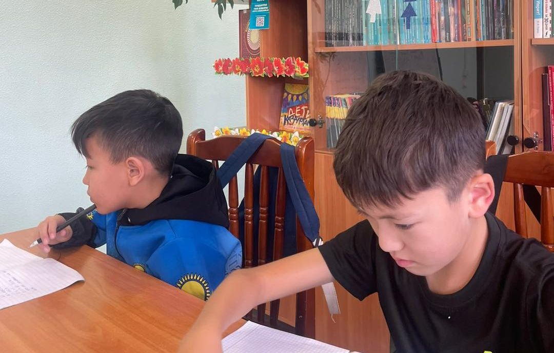 Участники субботней школы познакомились с грамматической темой Present Simple