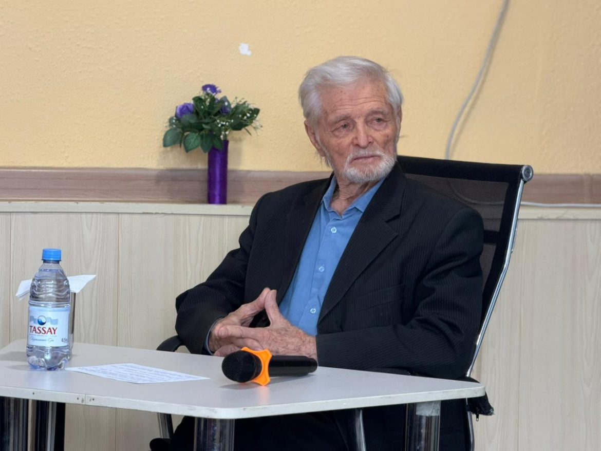 Өлкетанушы Борис Васильевич Щербаков қонақта