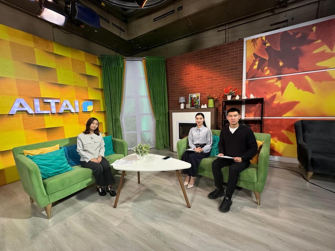 “Кітапханада оқырмандар бос уақыттарын қалай тиімді өткізеді” тақырыбында жас кітапханашы Нәбиолдина Кәмшат сұқбат беріп қайтты