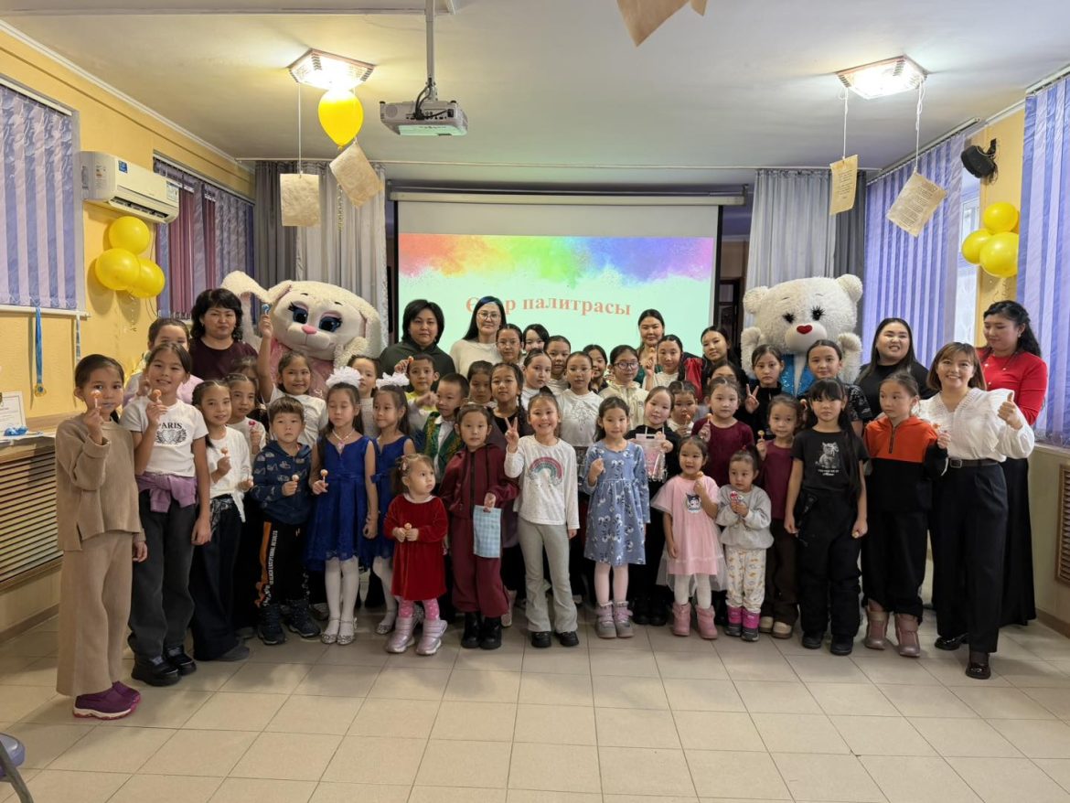 Кітапханадағы бүгінгі кездесуіміз «Өнер палитрасы» атты үйірмелердің шығармашылығына арналды